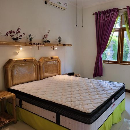Dennis Holiday Bungalow Jasri Buitenkant foto